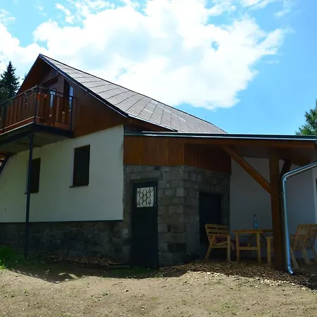 بيت خشبي Nela